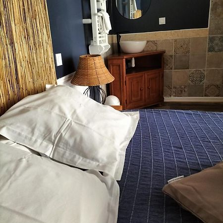 Les 2 Tours Hotel Chenay  ภายนอก รูปภาพ
