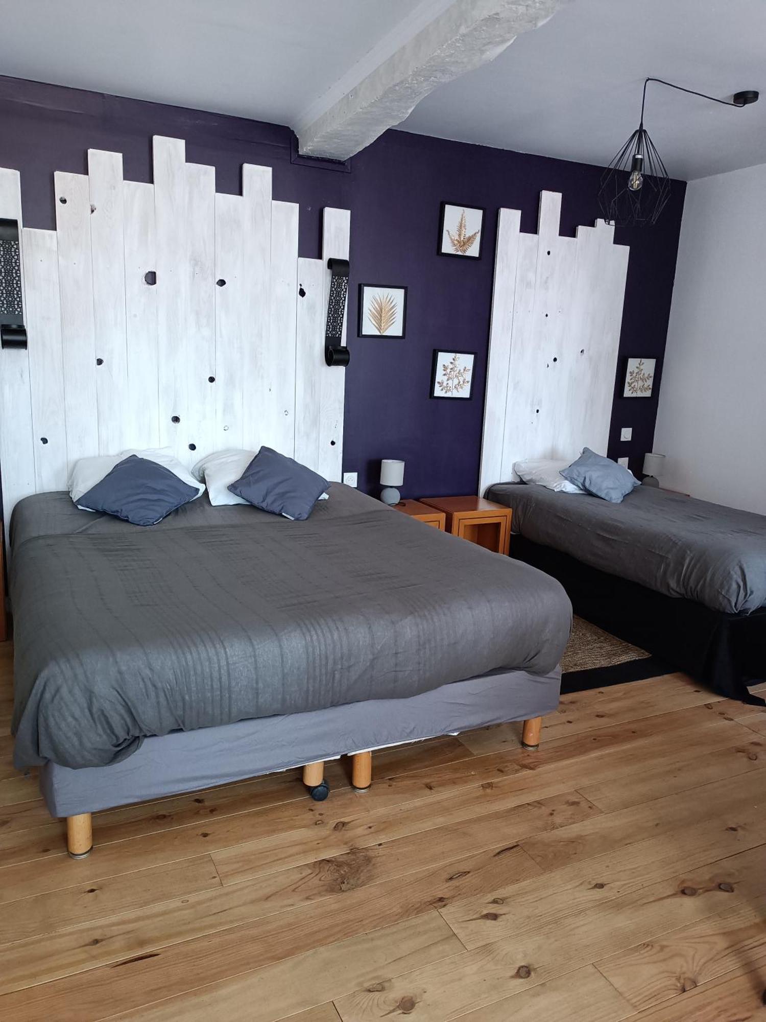 Les 2 Tours Hotel Chenay  ภายนอก รูปภาพ